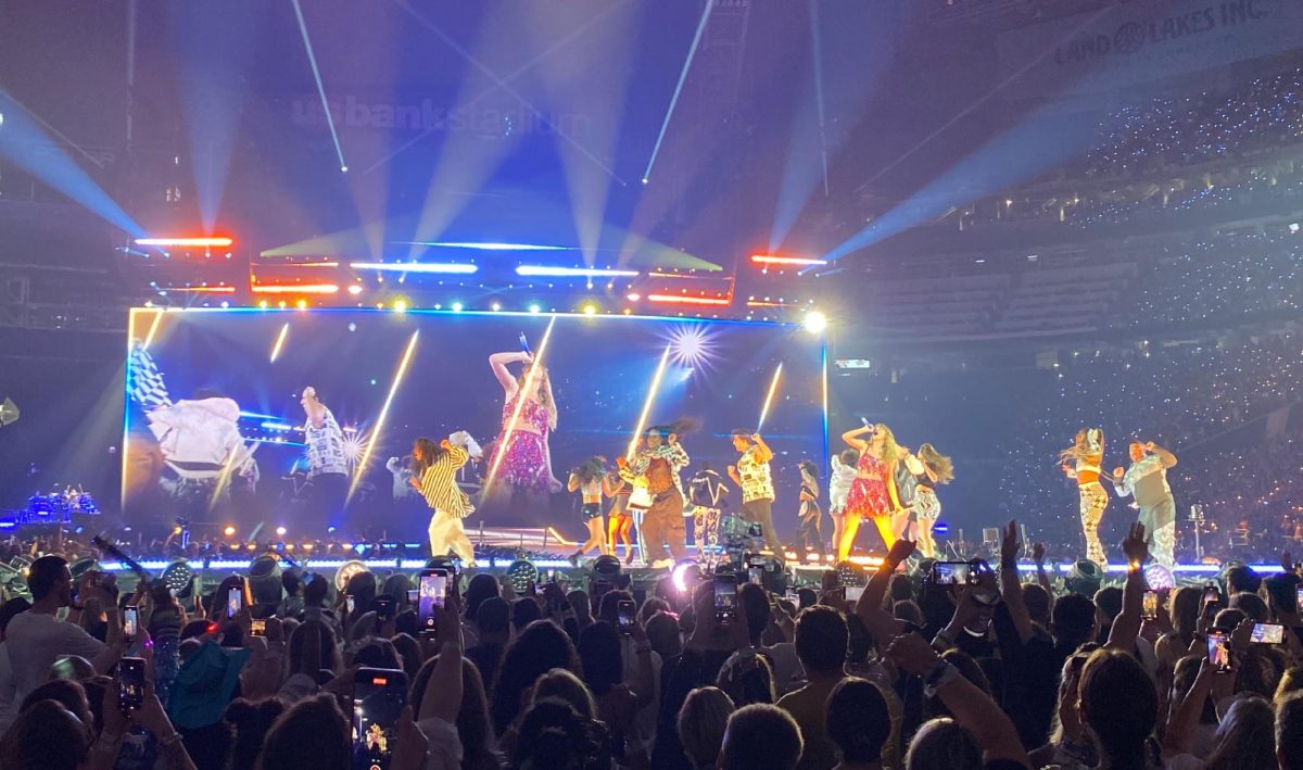 Swift and her dancers performing Shake it Off on Saturday, June 24, 2023.